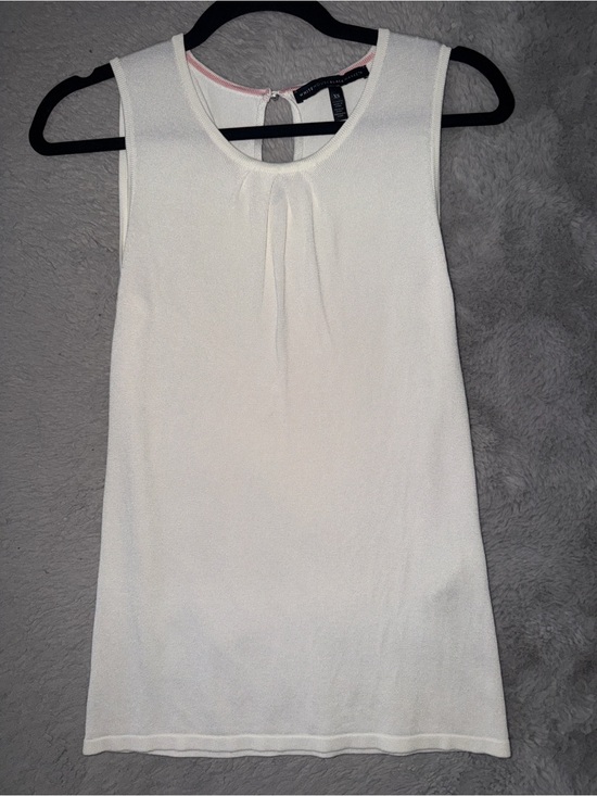 White House Black Market Tops - White House Black Market Ivory Sleeveless Keyhole Tank
